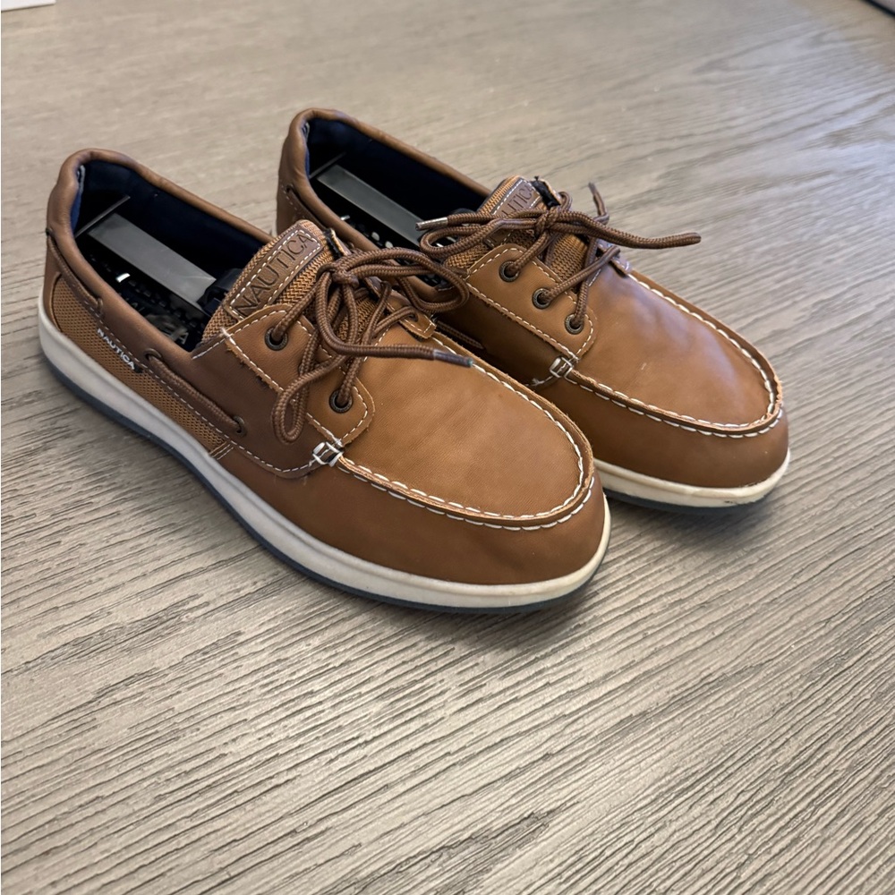 Nautica Boys Shoes Size 5 - Good condition.
